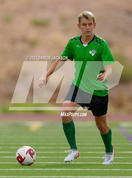 Thumbnail 3 in Elko vs Virgin (VVHS Bulldogs Invitational) photogallery.