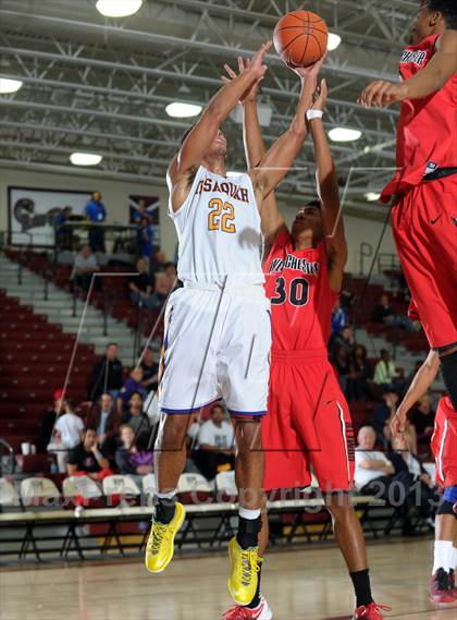Thumbnail 1 in Issaquah vs. Westchester (MaxPreps Holiday Classic) photogallery.