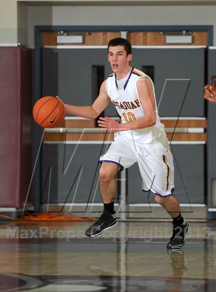 Thumbnail 3 in Issaquah vs. Westchester (MaxPreps Holiday Classic) photogallery.
