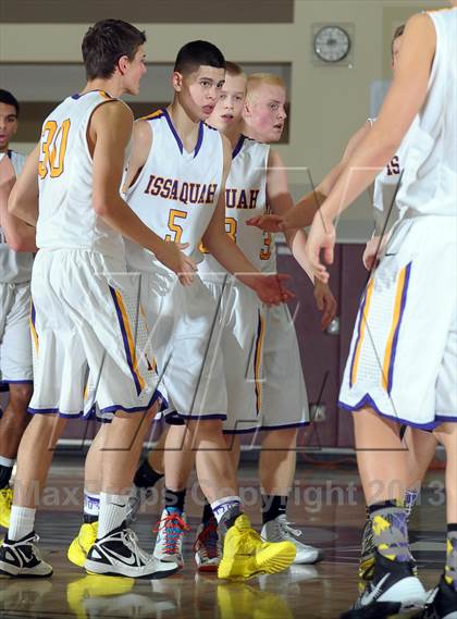 Thumbnail 1 in Issaquah vs. Westchester (MaxPreps Holiday Classic) photogallery.