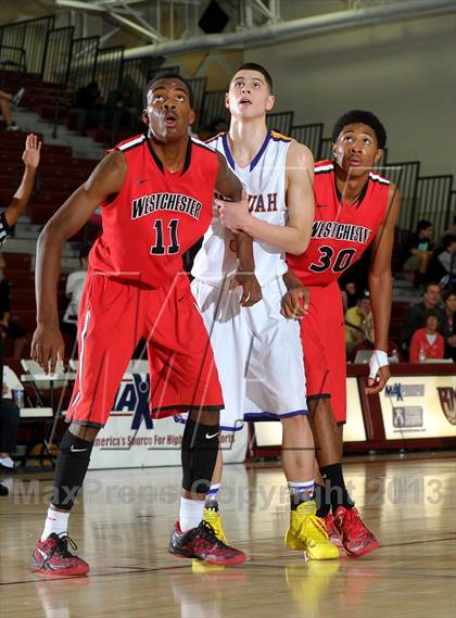 Thumbnail 2 in Issaquah vs. Westchester (MaxPreps Holiday Classic) photogallery.