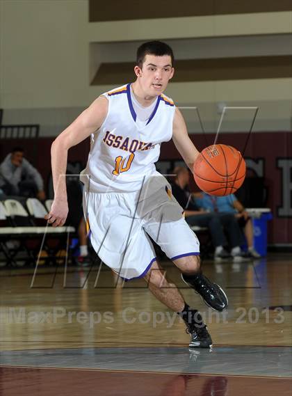 Thumbnail 3 in Issaquah vs. Westchester (MaxPreps Holiday Classic) photogallery.