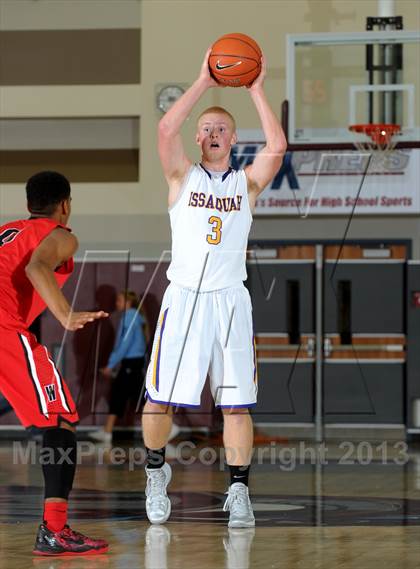 Thumbnail 1 in Issaquah vs. Westchester (MaxPreps Holiday Classic) photogallery.