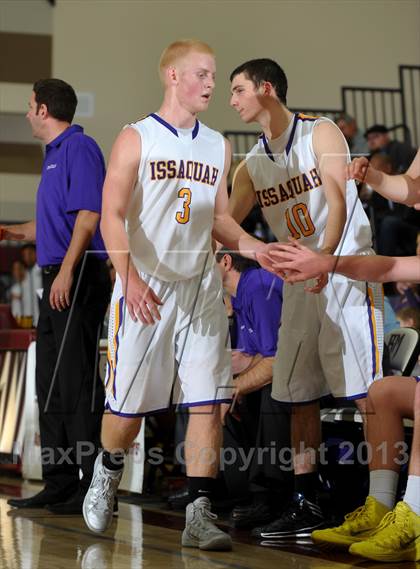 Thumbnail 3 in Issaquah vs. Westchester (MaxPreps Holiday Classic) photogallery.