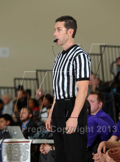Thumbnail 2 in Issaquah vs. Westchester (MaxPreps Holiday Classic) photogallery.