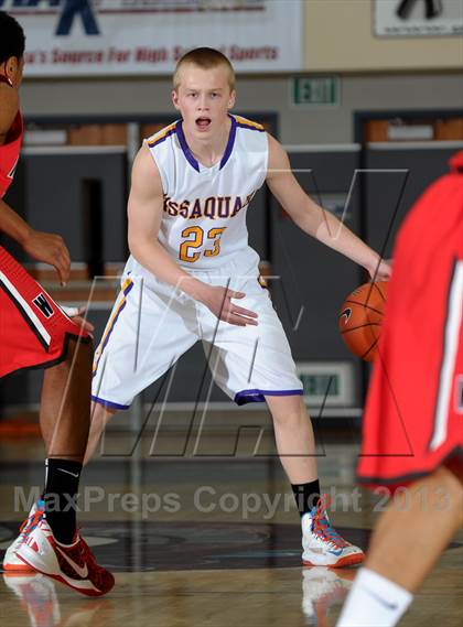 Thumbnail 1 in Issaquah vs. Westchester (MaxPreps Holiday Classic) photogallery.
