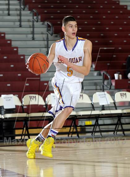 Thumbnail 1 in Issaquah vs. Westchester (MaxPreps Holiday Classic) photogallery.