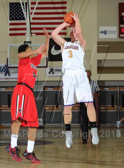 Thumbnail 2 in Issaquah vs. Westchester (MaxPreps Holiday Classic) photogallery.