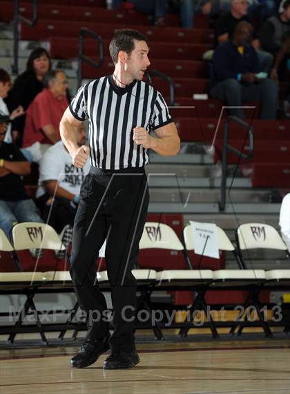 Thumbnail 2 in Issaquah vs. Westchester (MaxPreps Holiday Classic) photogallery.