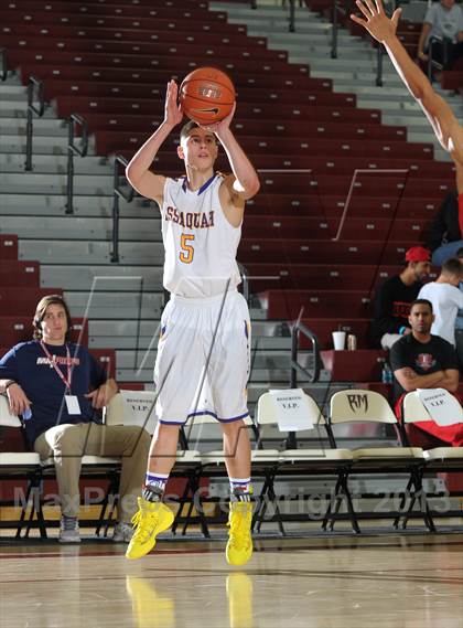 Thumbnail 1 in Issaquah vs. Westchester (MaxPreps Holiday Classic) photogallery.