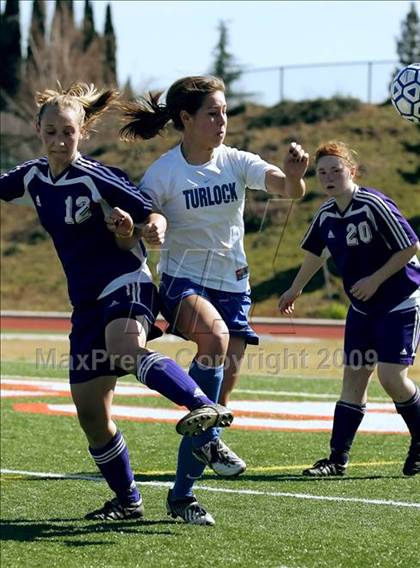 Thumbnail 3 in Turlock vs. Shasta (Foothill Mustang Kick Off) photogallery.