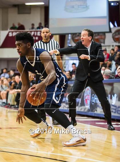 Thumbnail 2 in Sierra Canyon vs. Montverde Academy (Spalding Hoophall Classic) photogallery.