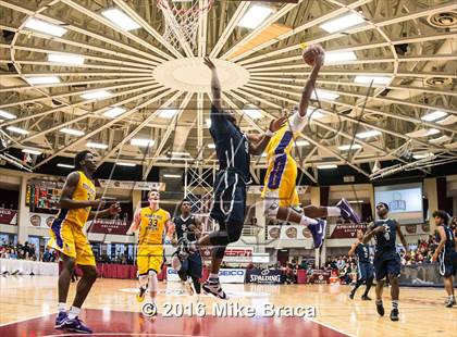 Thumbnail 3 in Sierra Canyon vs. Montverde Academy (Spalding Hoophall Classic) photogallery.