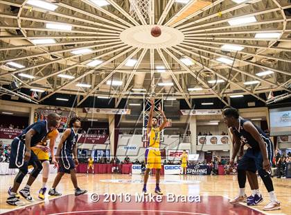 Thumbnail 3 in Sierra Canyon vs. Montverde Academy (Spalding Hoophall Classic) photogallery.
