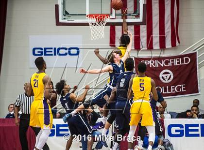 Thumbnail 2 in Sierra Canyon vs. Montverde Academy (Spalding Hoophall Classic) photogallery.