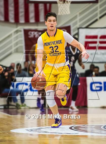 Thumbnail 1 in Sierra Canyon vs. Montverde Academy (Spalding Hoophall Classic) photogallery.