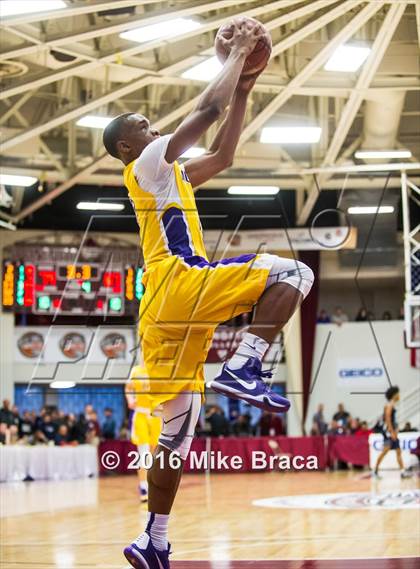 Thumbnail 2 in Sierra Canyon vs. Montverde Academy (Spalding Hoophall Classic) photogallery.
