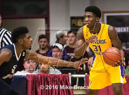 Thumbnail 2 in Sierra Canyon vs. Montverde Academy (Spalding Hoophall Classic) photogallery.