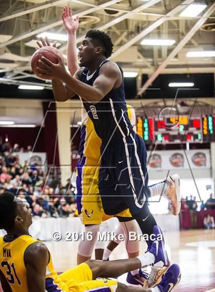 Thumbnail 2 in Sierra Canyon vs. Montverde Academy (Spalding Hoophall Classic) photogallery.