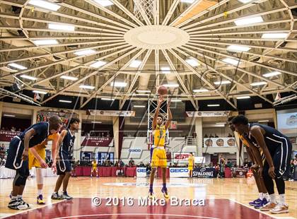 Thumbnail 2 in Sierra Canyon vs. Montverde Academy (Spalding Hoophall Classic) photogallery.
