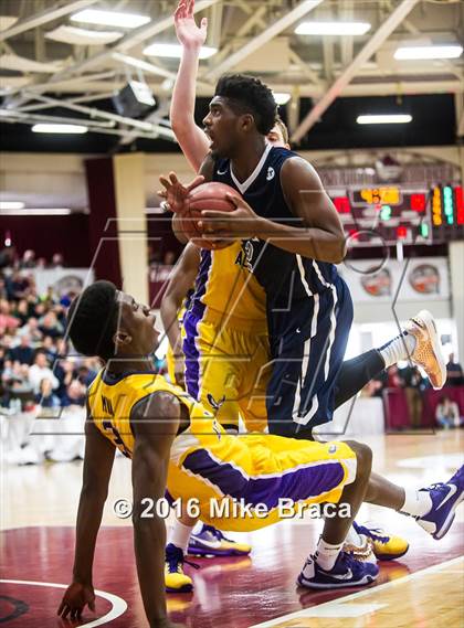 Thumbnail 1 in Sierra Canyon vs. Montverde Academy (Spalding Hoophall Classic) photogallery.