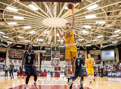Thumbnail 3 in Sierra Canyon vs. Montverde Academy (Spalding Hoophall Classic) photogallery.
