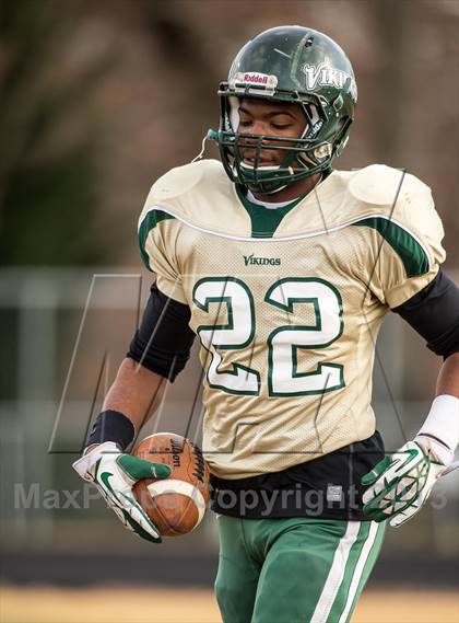 Thumbnail 3 in Loudoun Valley vs Northside (VHSL 3A Semifinal) photogallery.