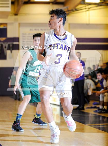 Thumbnail 1 in Moreau Catholic @ Kennedy photogallery.