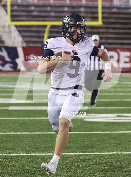 Thumbnail 2 in Smithtown West vs. Sayville (NYSPHSAA D3 Semifinal) photogallery.