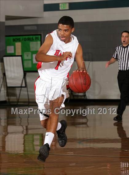 Thumbnail 2 in Corona del Mar vs. Hart (Providence Cystic Fibrosis Benefit) photogallery.