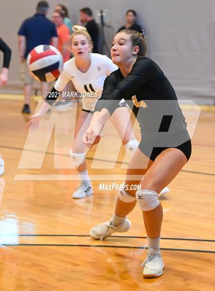 Thumbnail 1 in Archbishop Mitty vs. Mater Dei (Nike Tournament of Champions) - Gold Division - Final photogallery.