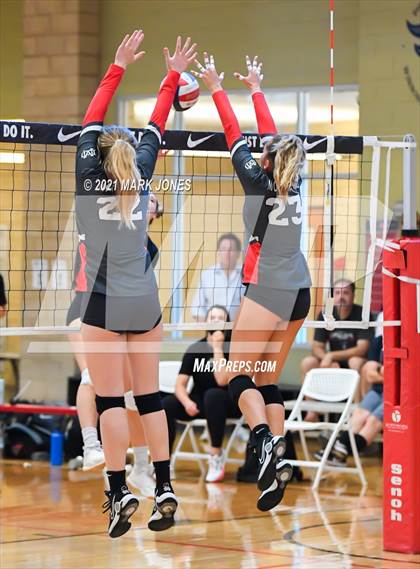 Thumbnail 3 in Archbishop Mitty vs. Mater Dei (Nike Tournament of Champions) - Gold Division - Final photogallery.