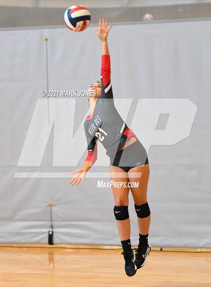 Thumbnail 1 in Archbishop Mitty vs. Mater Dei (Nike Tournament of Champions) - Gold Division - Final photogallery.