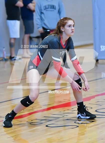 Thumbnail 2 in Archbishop Mitty vs. Mater Dei (Nike Tournament of Champions) - Gold Division - Final photogallery.