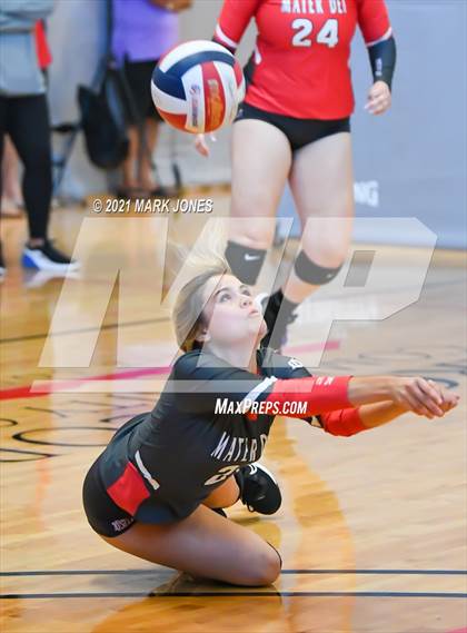 Thumbnail 1 in Archbishop Mitty vs. Mater Dei (Nike Tournament of Champions) - Gold Division - Final photogallery.