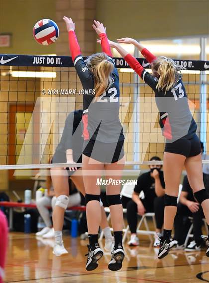 Thumbnail 3 in Archbishop Mitty vs. Mater Dei (Nike Tournament of Champions) - Gold Division - Final photogallery.