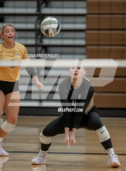 Thumbnail 1 in Grand Island vs. Bellevue West photogallery.
