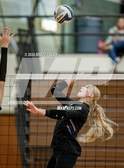 Thumbnail 1 in Grand Island vs. Bellevue West photogallery.