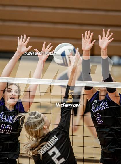 Thumbnail 2 in Grand Island vs. Bellevue West photogallery.