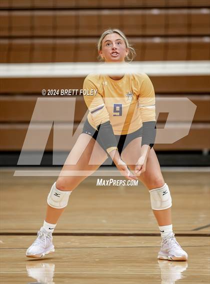 Thumbnail 2 in Grand Island vs. Bellevue West photogallery.