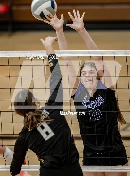 Thumbnail 2 in Grand Island vs. Bellevue West photogallery.