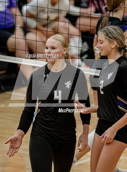 Thumbnail 2 in Grand Island vs. Bellevue West photogallery.