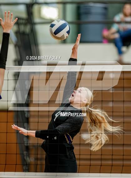 Thumbnail 2 in Grand Island vs. Bellevue West photogallery.