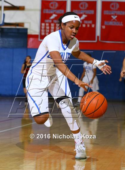 Thumbnail 2 in Harvard-Westlake vs. Serra (CIF SS Open Division Playoffs) photogallery.