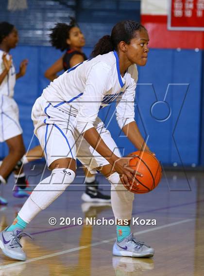 Thumbnail 3 in Harvard-Westlake vs. Serra (CIF SS Open Division Playoffs) photogallery.