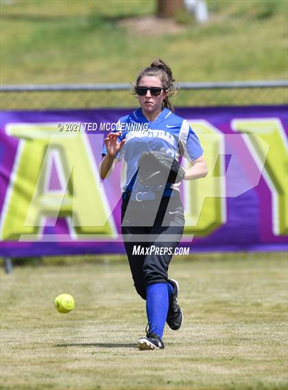 Thumbnail 2 in Jessieville vs Perryville (3A District) photogallery.