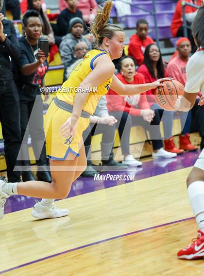 Thumbnail 1 in Fishers vs Homestead (IHSAA 4A Regional Championship) photogallery.