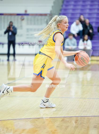 Thumbnail 1 in Fishers vs Homestead (IHSAA 4A Regional Championship) photogallery.