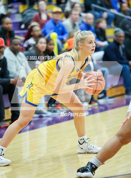 Thumbnail 2 in Fishers vs Homestead (IHSAA 4A Regional Championship) photogallery.