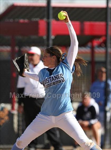 Thumbnail 2 in Grand Junction Central vs. Ralston Valley (5A State Semifinal) photogallery.